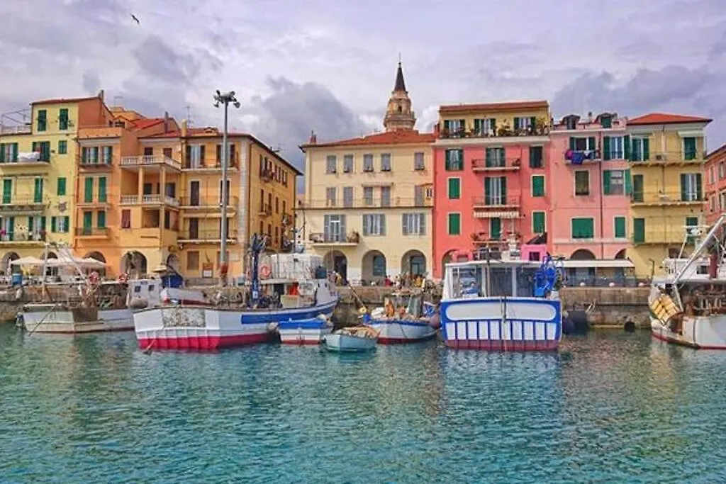 La Tuga Appartamento Stile Marinaro Sul Mare Imperia